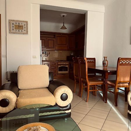Blehami_Entire_Apartment เบราท ภายนอก รูปภาพ
